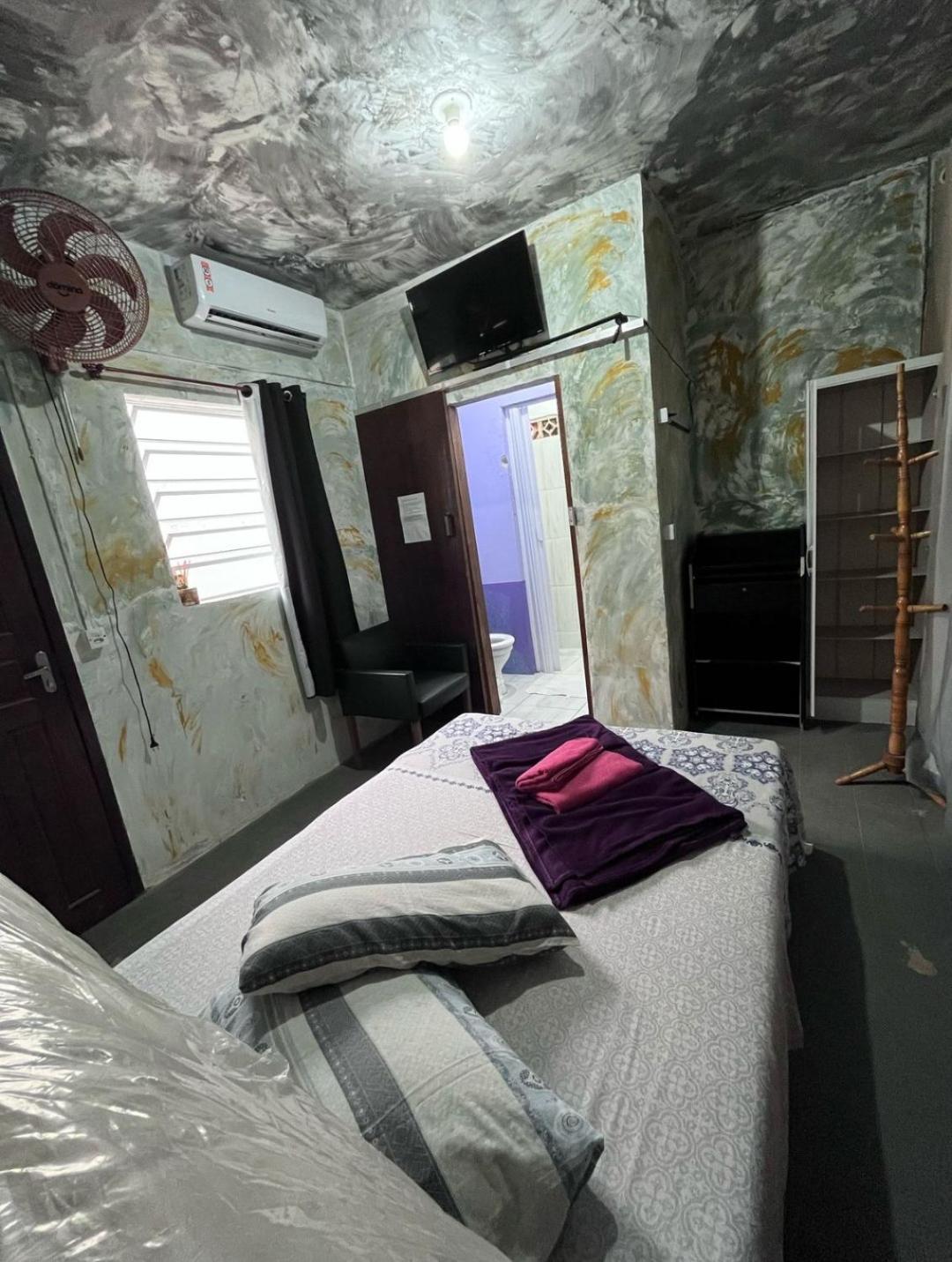 E Boa Vista Hostal *